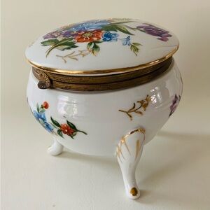 vintage footed trinket box With Lid